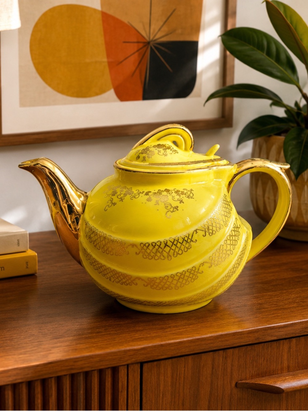 Hall China 0799GL Canary Yellow 6 Cup Teapot Gold Trim Hook Lid USA
